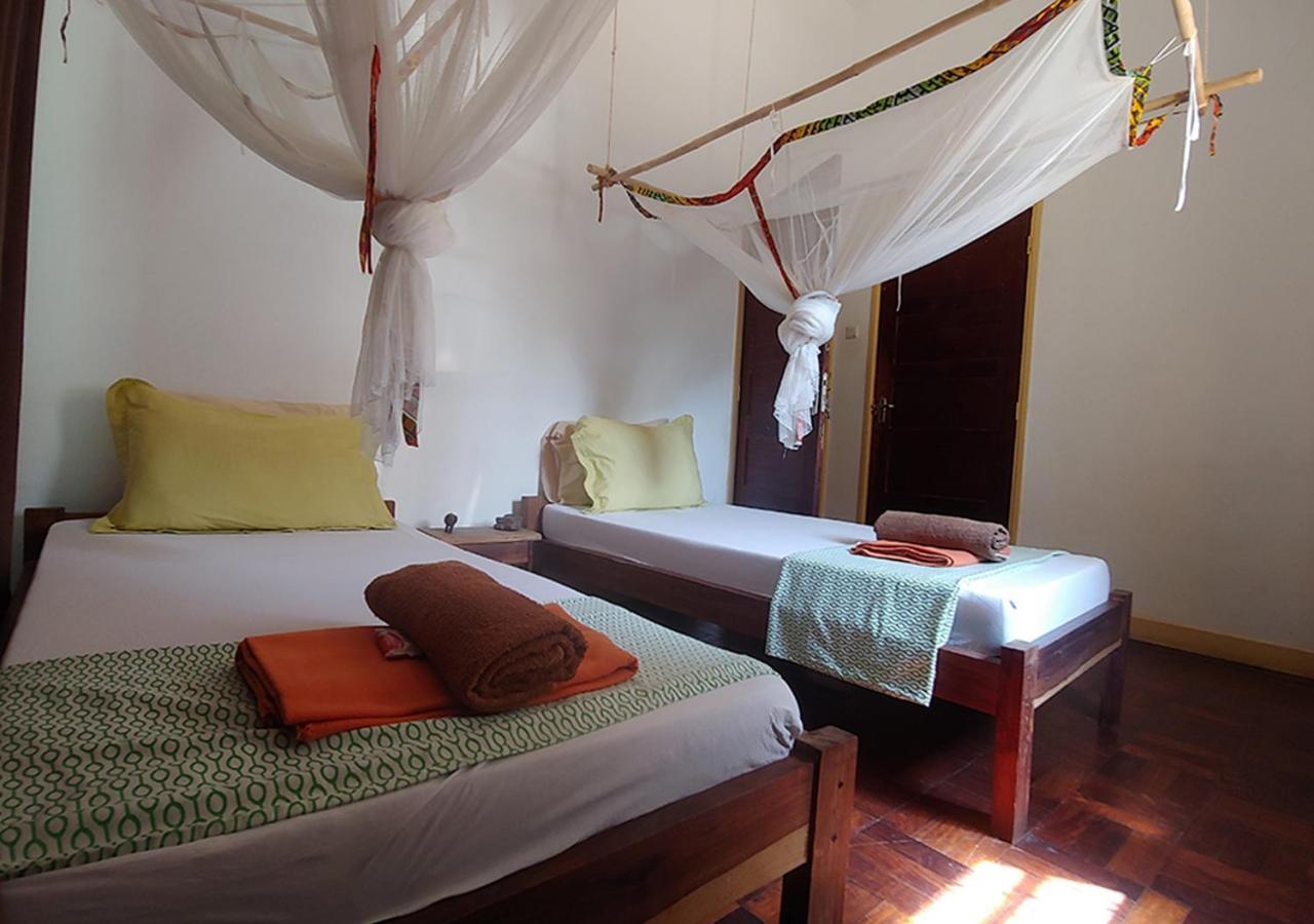 Ruby - Casa De Hospedes - Backpackers ナンプラ エクステリア 写真