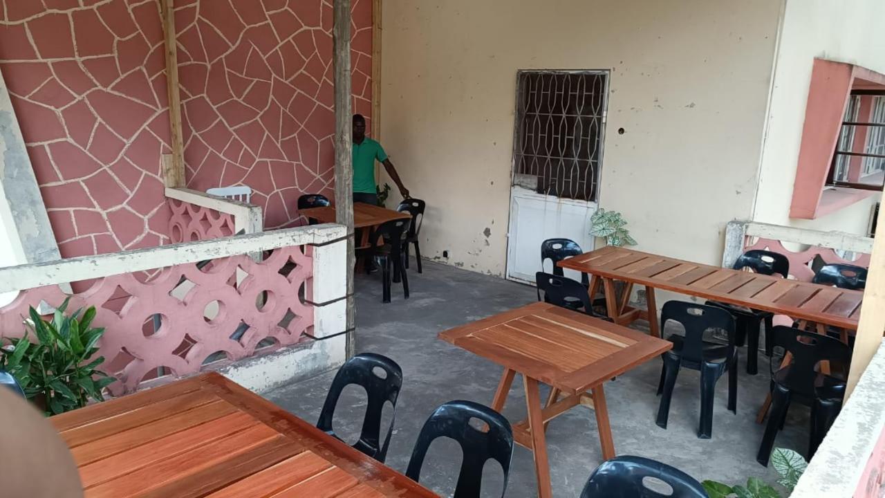 Ruby - Casa De Hospedes - Backpackers ナンプラ エクステリア 写真